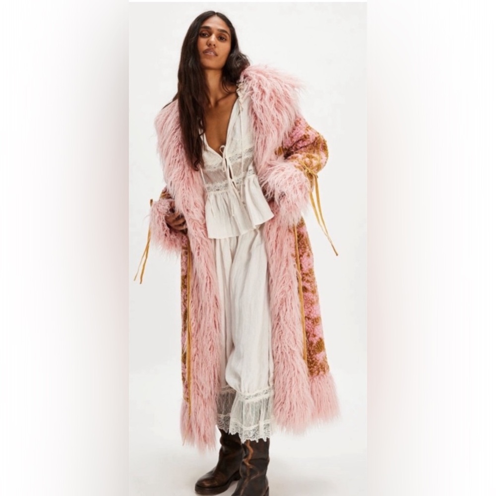 Free People Bali True North Coat NWT Medium Pink Honey Shag Faux Fur Boho
